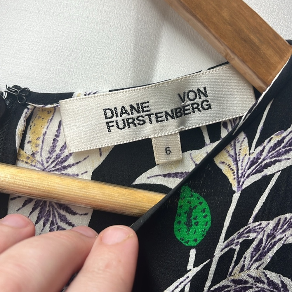 Diane Von Furstenberg Black Green Silk Animal Floral Print Dress- 6 - Picture 3 of 7